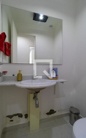 Apartamento à venda com 234m², 3 quartos e 2 vagas Apartamento à venda com 234m², 3 quartos e 2 vagasLavabo