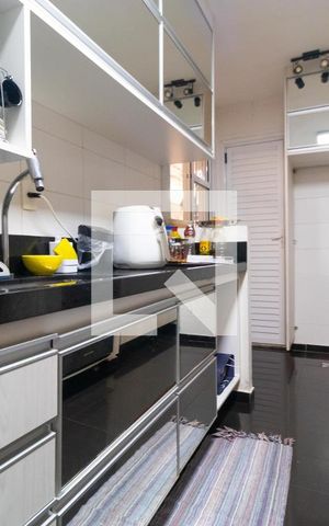 Apartamento à venda com 234m², 3 quartos e 2 vagas Apartamento à venda com 234m², 3 quartos e 2 vagasCozinha