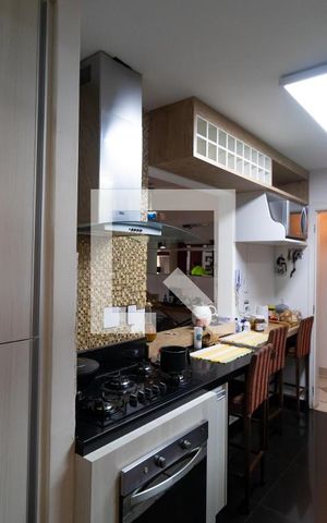 Apartamento à venda com 234m², 3 quartos e 2 vagas Apartamento à venda com 234m², 3 quartos e 2 vagasCozinha