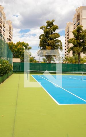 Apartamento à venda com 234m², 3 quartos e 2 vagas Apartamento à venda com 234m², 3 quartos e 2 vagasÁrea comum - Quadra de Tênis
