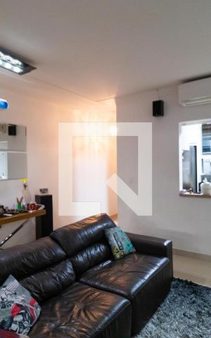 Apartamento à venda com 234m², 3 quartos e 2 vagas Apartamento à venda com 234m², 3 quartos e 2 vagasSala de TV