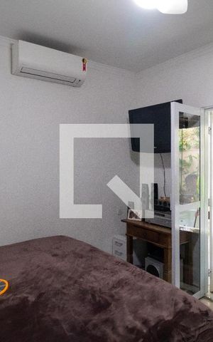 Apartamento à venda com 234m², 3 quartos e 2 vagas Apartamento à venda com 234m², 3 quartos e 2 vagasSuíte