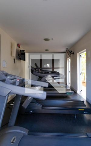 Apartamento à venda com 234m², 3 quartos e 2 vagas Apartamento à venda com 234m², 3 quartos e 2 vagasÁrea comum - Academia