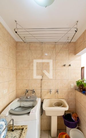 Casa à venda com 157m², 4 quartos e 2 vagasÁrea de Serviço