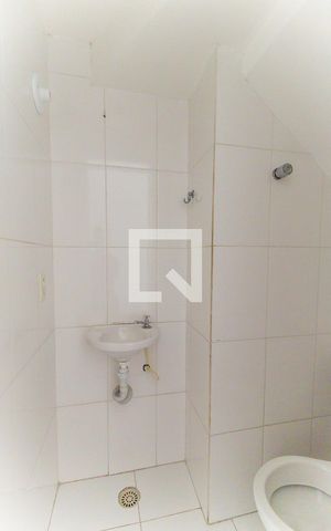 Casa à venda com 80m², 3 quartos e 2 vagas Casa à venda com 80m², 3 quartos e 2 vagasLavabo