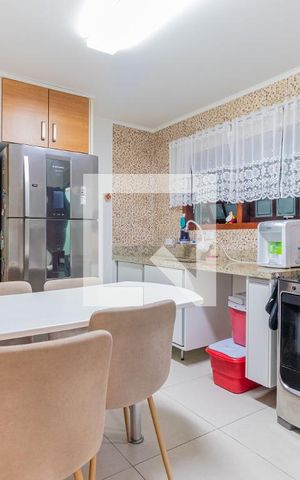 Casa à venda com 117m², 3 quartos e 2 vagasCozinha