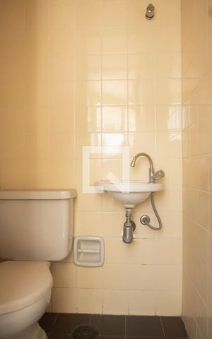 Apartamento à venda com 257m², 5 quartos e 4 vagasBanheiro de Serviço