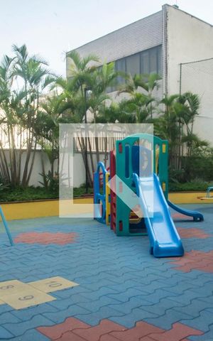 Apartamento à venda com 257m², 5 quartos e 4 vagasÁrea comum - Playground
