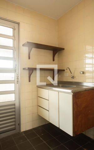Apartamento à venda com 257m², 5 quartos e 4 vagasCozinha do 2° piso