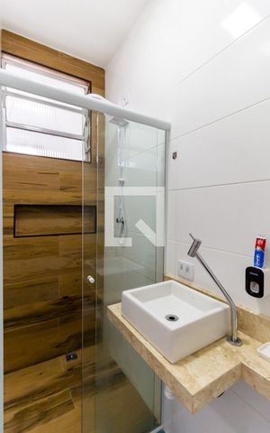 Apartamento à venda com 60m², 2 quartos e 1 vaga Apartamento à venda com 60m², 2 quartos e 1 vagaBanheiro