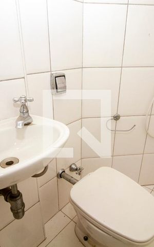 Apartamento para alugar com 102m², 3 quartos e 2 vagasBanheiro de Serviço