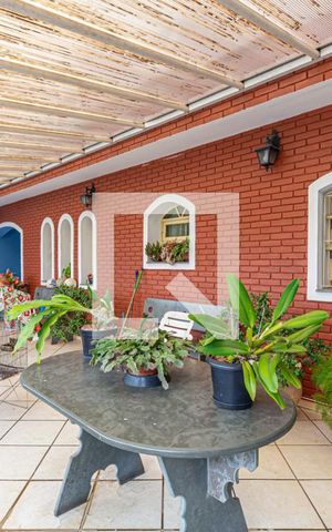 Casa à venda com 198m², 3 quartos e 1 vagaVaranda