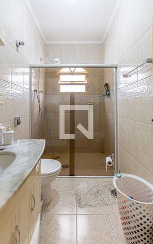 Casa à venda com 198m², 3 quartos e 1 vagaBanheiro 2