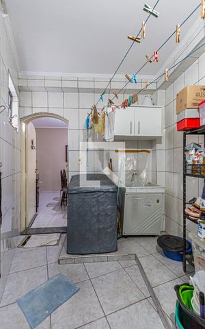 Casa à venda com 198m², 3 quartos e 1 vagaÁrea de Serviço
