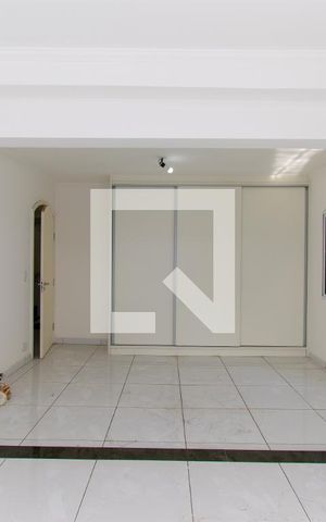 Casa à venda com 415m², 4 quartos e 5 vagas Casa à venda com 415m², 4 quartos e 5 vagasSuíte 2