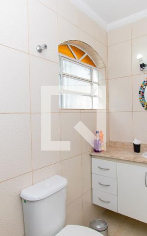 Casa à venda com 415m², 4 quartos e 5 vagas Casa à venda com 415m², 4 quartos e 5 vagasBanheiro Corredor