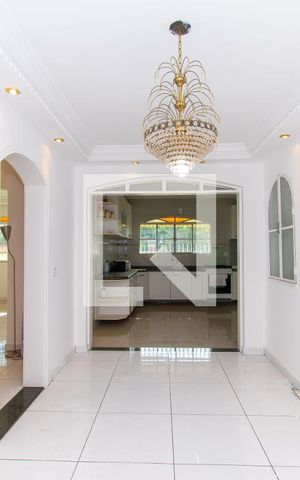 Casa à venda com 415m², 4 quartos e 5 vagas Casa à venda com 415m², 4 quartos e 5 vagasSala de Jantar