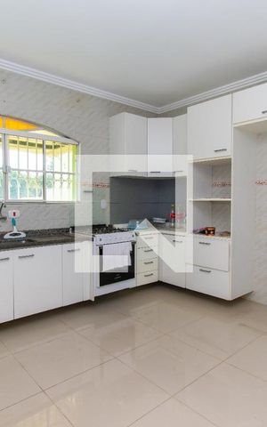 Casa à venda com 415m², 4 quartos e 5 vagas Casa à venda com 415m², 4 quartos e 5 vagasCozinha