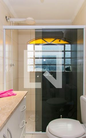 Casa à venda com 415m², 4 quartos e 5 vagas Casa à venda com 415m², 4 quartos e 5 vagasBanheiro da Suíte 2
