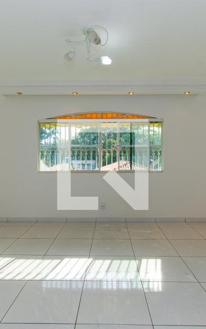 Casa à venda com 415m², 4 quartos e 5 vagas Casa à venda com 415m², 4 quartos e 5 vagasSala 2