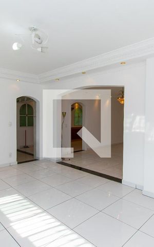 Casa à venda com 415m², 4 quartos e 5 vagas Casa à venda com 415m², 4 quartos e 5 vagasSala 2