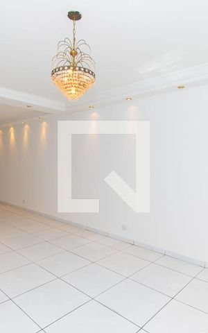Casa à venda com 415m², 4 quartos e 5 vagas Casa à venda com 415m², 4 quartos e 5 vagasSala