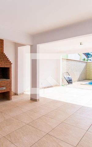 Casa à venda com 415m², 4 quartos e 5 vagas Casa à venda com 415m², 4 quartos e 5 vagasChurrasqueira