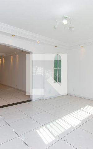 Casa à venda com 415m², 4 quartos e 5 vagas Casa à venda com 415m², 4 quartos e 5 vagasSala 2