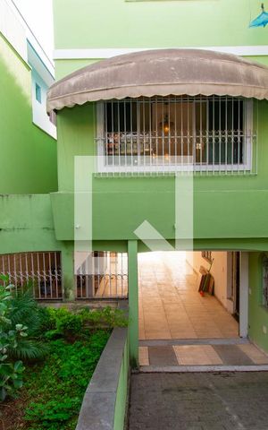 Casa à venda com 415m², 4 quartos e 5 vagas Casa à venda com 415m², 4 quartos e 5 vagasEntrada