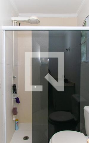 Casa à venda com 415m², 4 quartos e 5 vagas Casa à venda com 415m², 4 quartos e 5 vagasBanheiro da Suíte 1