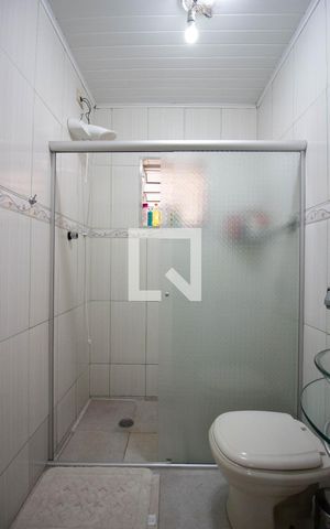 Casa à venda com 100m², 3 quartos e 2 vagas Casa à venda com 100m², 3 quartos e 2 vagasBanheiro