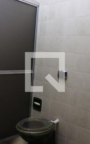 Casa à venda com 240m², 4 quartos e 2 vagasBanheiro