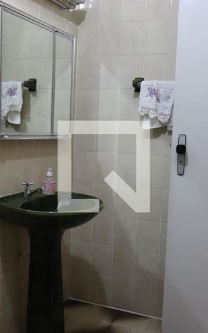 Casa à venda com 240m², 4 quartos e 2 vagasBanheiro