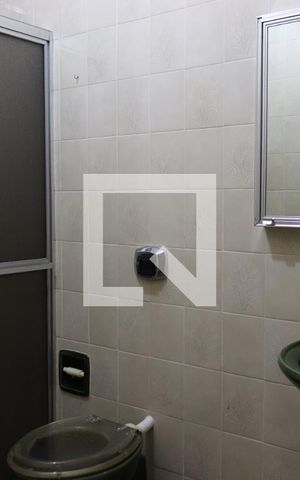 Casa à venda com 240m², 4 quartos e 2 vagasBanheiro