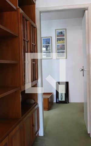 Casa à venda com 240m², 4 quartos e 2 vagasCorredor