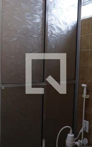 Casa à venda com 240m², 4 quartos e 2 vagasBanheiro da Suíte