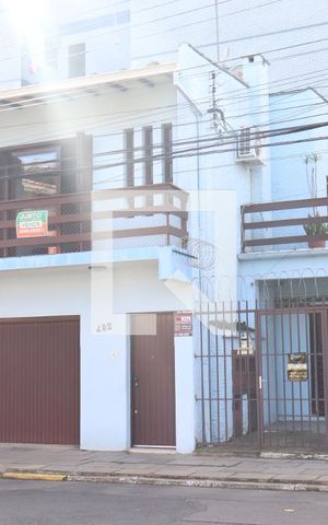 Casa à venda com 240m², 4 quartos e 2 vagasFachada