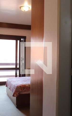 Casa à venda com 240m², 4 quartos e 2 vagasSuíte