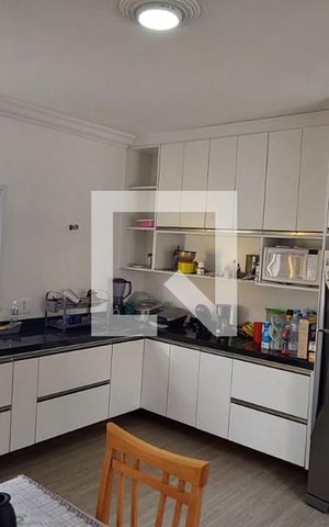 Casa para alugar com 460m², 4 quartos e 4 vagas Casa para alugar com 460m², 4 quartos e 4 vagasCozinha