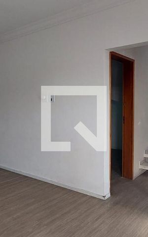 Casa para alugar com 460m², 4 quartos e 4 vagas Casa para alugar com 460m², 4 quartos e 4 vagasSala