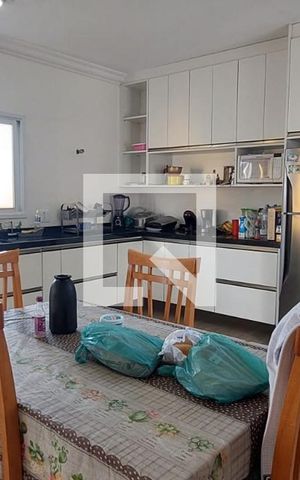 Casa para alugar com 460m², 4 quartos e 4 vagas Casa para alugar com 460m², 4 quartos e 4 vagasCozinha