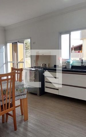 Casa para alugar com 460m², 4 quartos e 4 vagas Casa para alugar com 460m², 4 quartos e 4 vagasCozinha