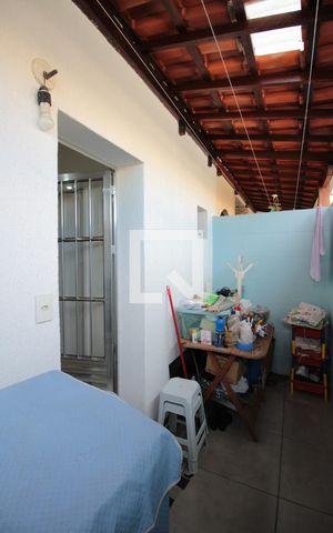 Casa de condomínio à venda com 71m², 2 quartos e 1 vagaÁrea de Serviço