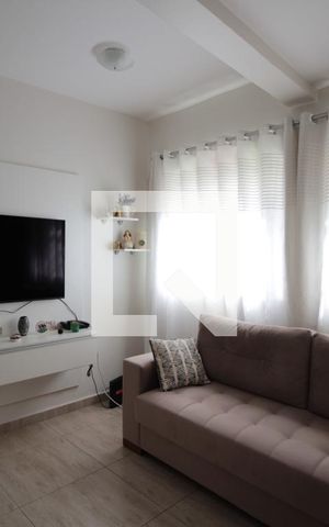 Casa de condomínio à venda com 71m², 2 quartos e 1 vagaSala
