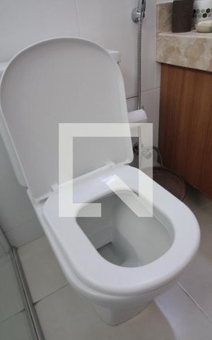 Casa de condomínio à venda com 71m², 2 quartos e 1 vagaBanheiro Social