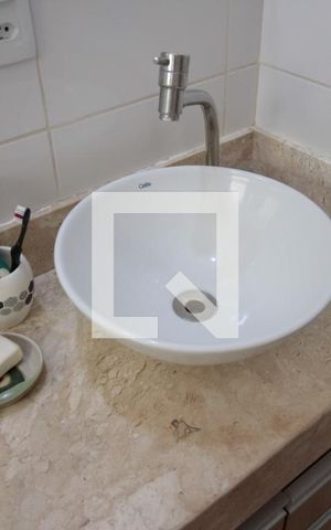 Casa de condomínio à venda com 71m², 2 quartos e 1 vagaBanheiro Social