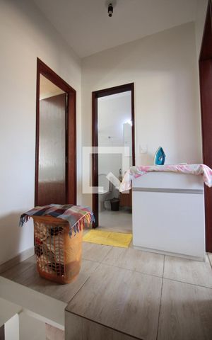 Casa de condomínio à venda com 71m², 2 quartos e 1 vagaSala