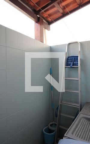 Casa de condomínio à venda com 71m², 2 quartos e 1 vagaÁrea de Serviço
