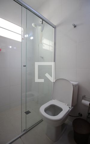 Casa de condomínio à venda com 71m², 2 quartos e 1 vagaBanheiro Social