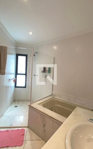 Casa de condomínio à venda com 3500m², 4 quartos e 16 vagasBanheiro da Suíte 3